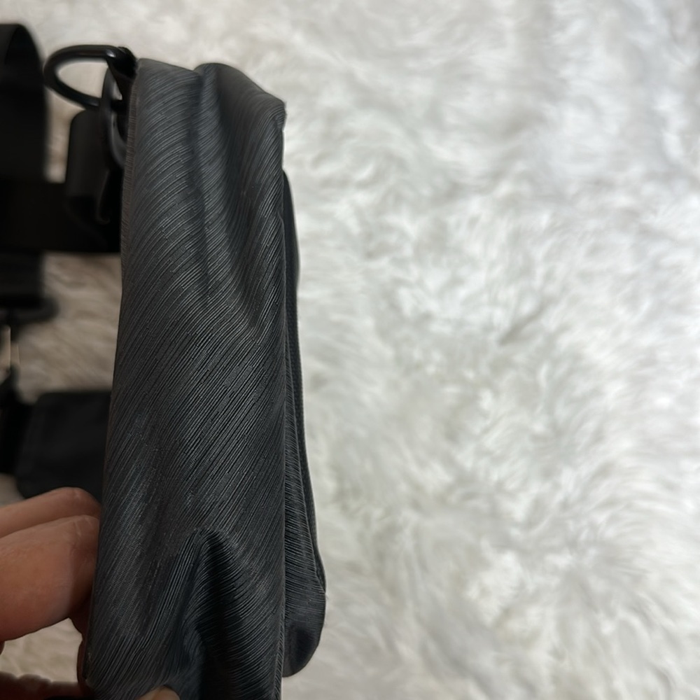 Beat Sling Bag Excellent Condition - Picture 5 of 8